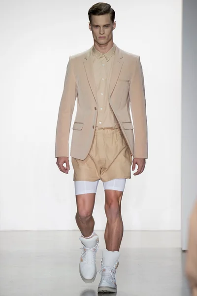 Look 9
